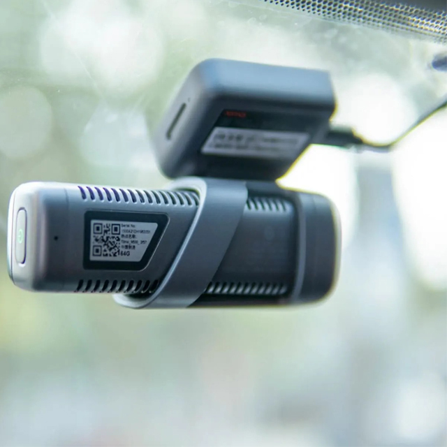 Camera-hành-trình-70mai-M500-2